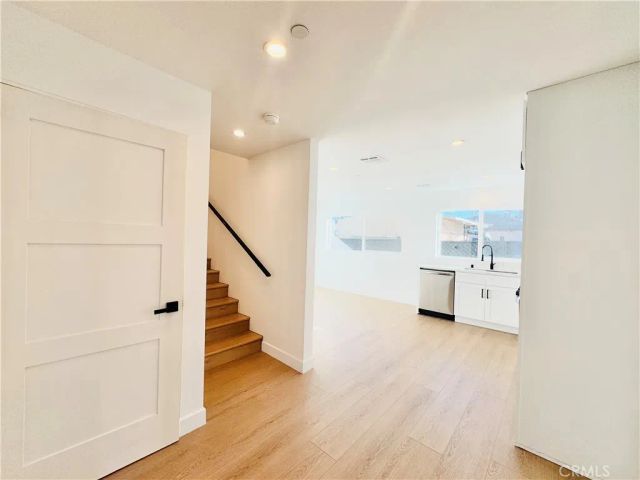 6860 Aura Avenue, Reseda, CA 91335