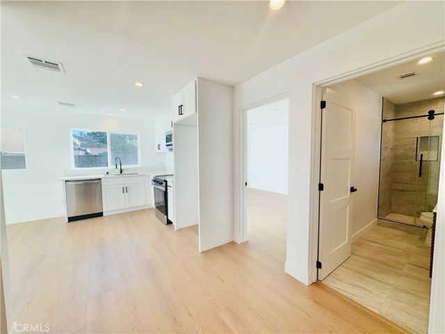 6860 Aura Avenue, Reseda, CA 91335