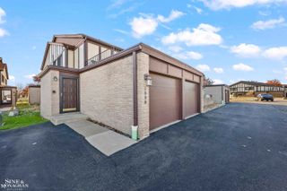 1098 Country Club Drive, St Clair Shores, MI 48082