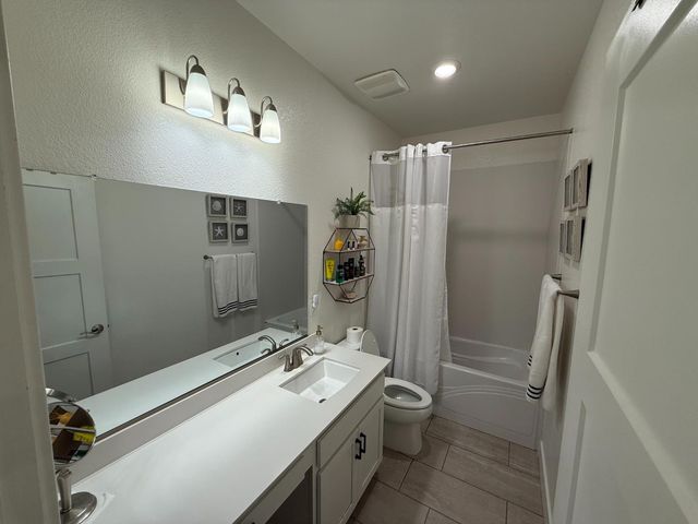 3345 Misty Lake Dr, Antelope, CA 95843
