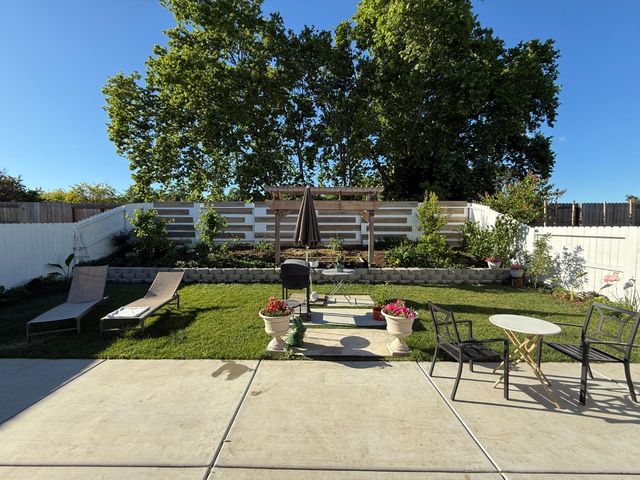 3345 Misty Lake Dr, Antelope, CA 95843