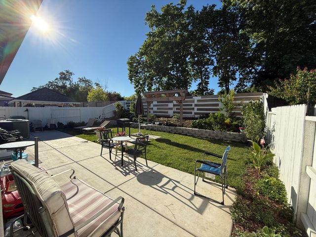3345 Misty Lake Dr, Antelope, CA 95843