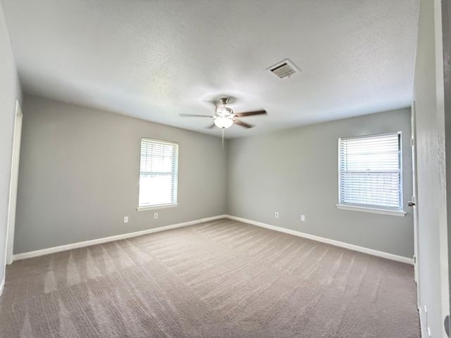 123 Lone Oak Drive, Highlands, TX 77562