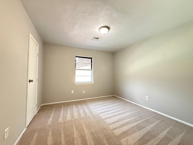 123 Lone Oak Drive, Highlands, TX 77562