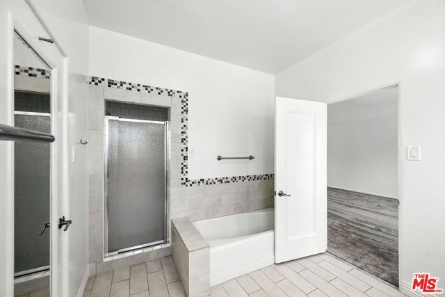 100 N Mansfield Avenue, Los Angeles, CA 90036