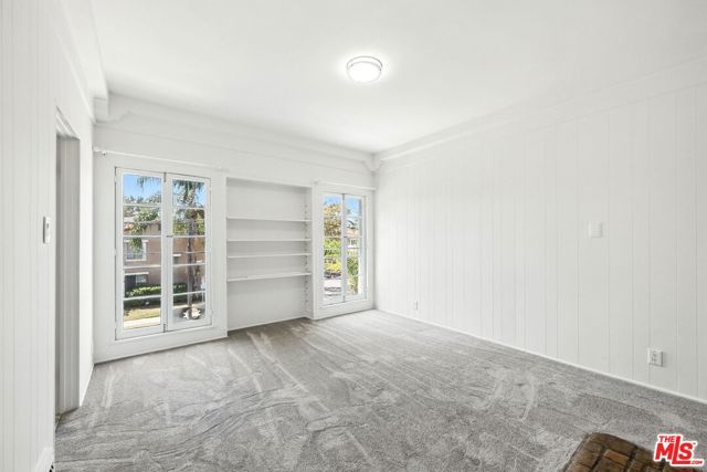 100 N Mansfield Avenue, Los Angeles, CA 90036