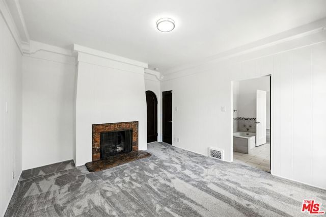 100 N Mansfield Avenue, Los Angeles, CA 90036