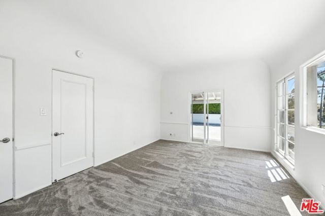 100 N Mansfield Avenue, Los Angeles, CA 90036