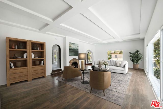 100 N Mansfield Avenue, Los Angeles, CA 90036