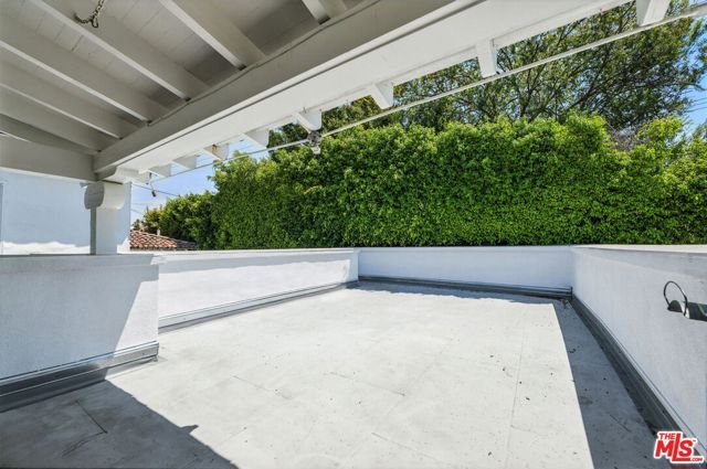 100 N Mansfield Avenue, Los Angeles, CA 90036