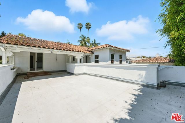 100 N Mansfield Avenue, Los Angeles, CA 90036