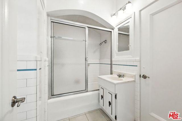 100 N Mansfield Avenue, Los Angeles, CA 90036