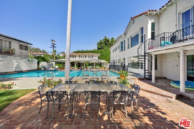 100 N Mansfield Avenue, Los Angeles, CA 90036