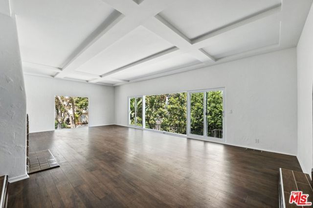 100 N Mansfield Avenue, Los Angeles, CA 90036