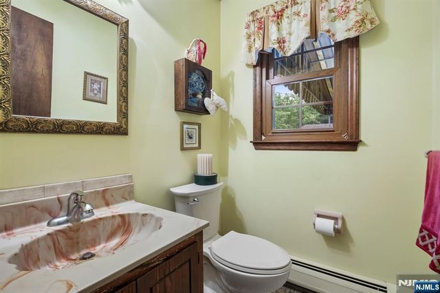 15 Bourbon Street, Wayne, NJ 07470