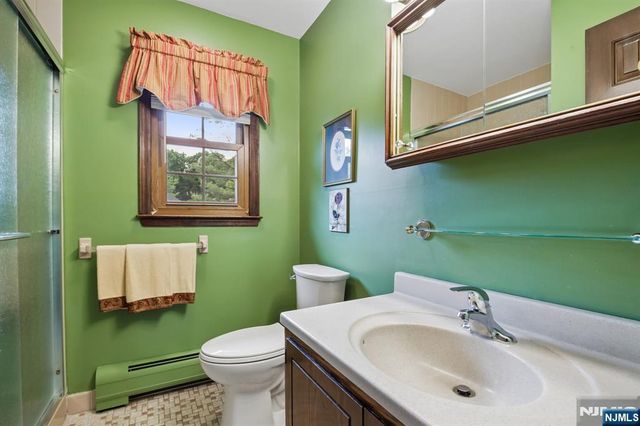 15 Bourbon Street, Wayne, NJ 07470