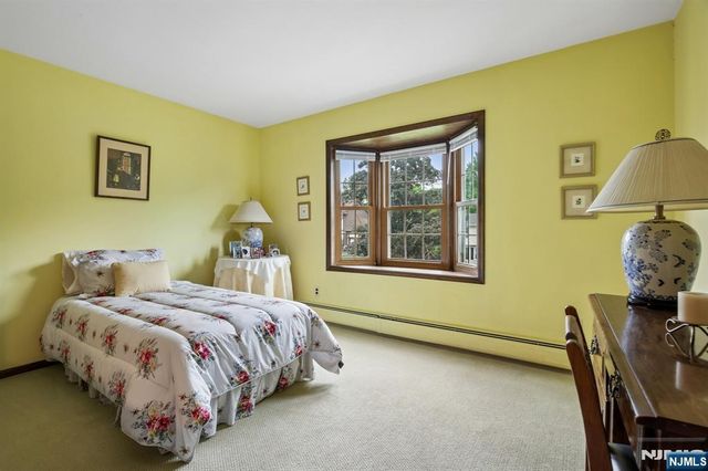 15 Bourbon Street, Wayne, NJ 07470