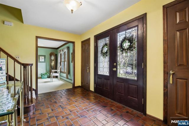 15 Bourbon Street, Wayne, NJ 07470