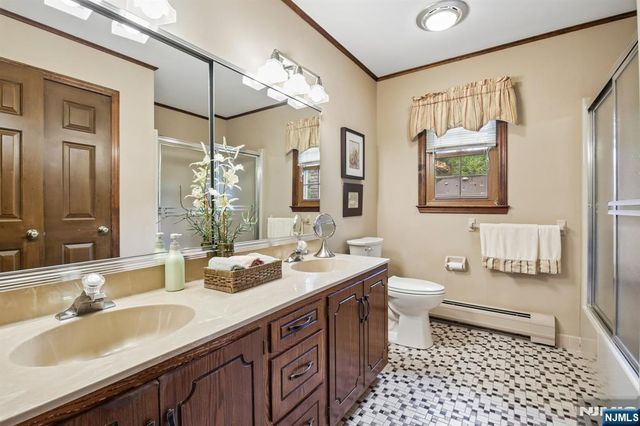15 Bourbon Street, Wayne, NJ 07470