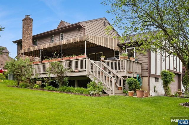 15 Bourbon Street, Wayne, NJ 07470