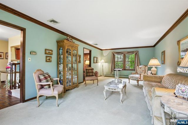 15 Bourbon Street, Wayne, NJ 07470