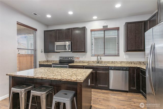 716 Brookstone Street, Mount Vernon, WA 98273