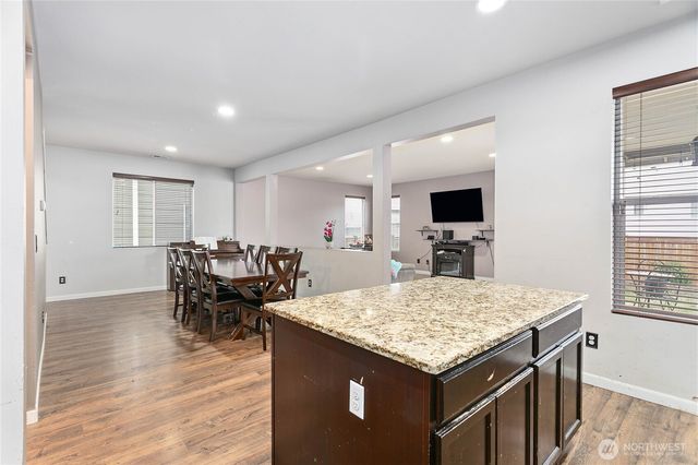 716 Brookstone Street, Mount Vernon, WA 98273