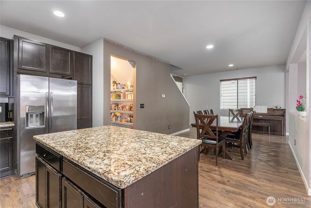 716 Brookstone Street, Mount Vernon, WA 98273