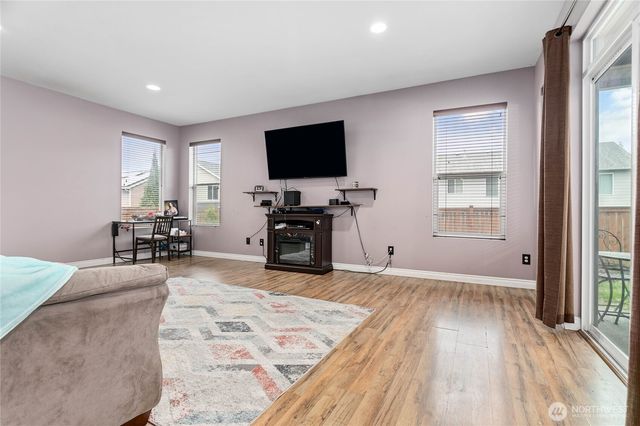 716 Brookstone Street, Mount Vernon, WA 98273