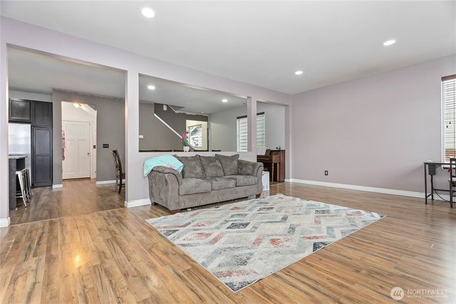 716 Brookstone Street, Mount Vernon, WA 98273