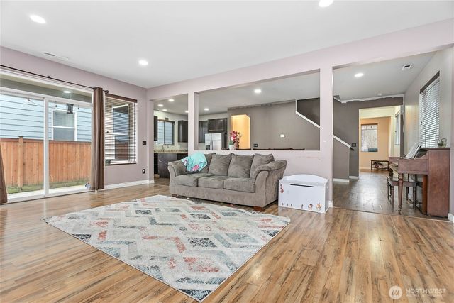 716 Brookstone Street, Mount Vernon, WA 98273