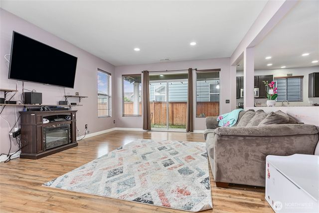 716 Brookstone Street, Mount Vernon, WA 98273