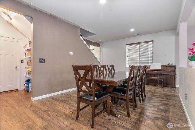 716 Brookstone Street, Mount Vernon, WA 98273