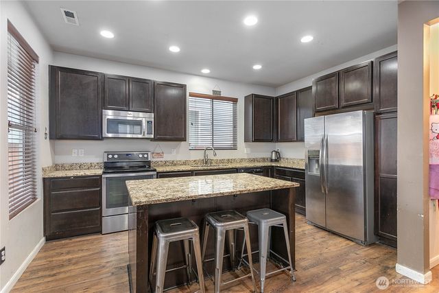 716 Brookstone Street, Mount Vernon, WA 98273