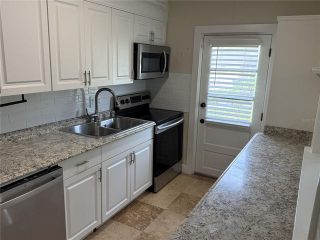 534 W OSCEOLA STREET, Clermont, FL 34711