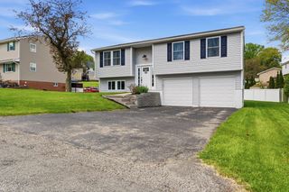 125 Wren Way, South Strabane, PA 15301