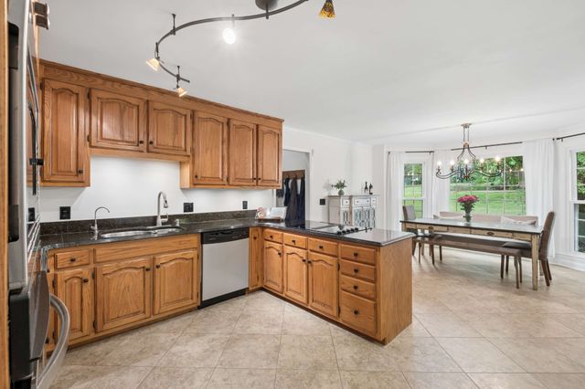 141 Cottonwood Dr, Franklin, TN 37069