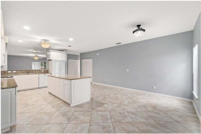 2087 SE Wild Meadow Circle, Port St. Lucie, FL 34952