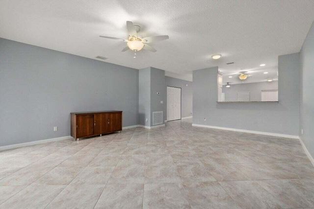 2087 SE Wild Meadow Circle, Port St. Lucie, FL 34952