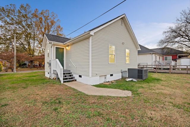 2211 E 12th Street, Chattanooga, TN 37404