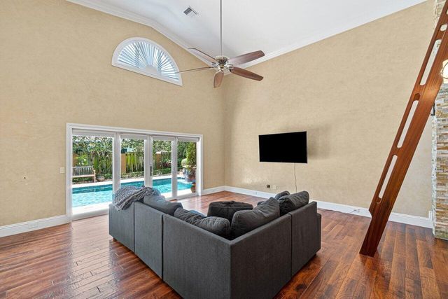 870 NW 7th Street, Boca Raton, FL 33486