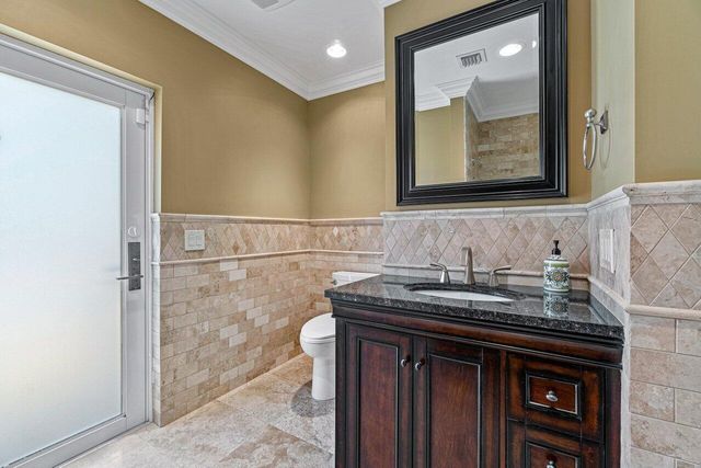 870 NW 7th Street, Boca Raton, FL 33486