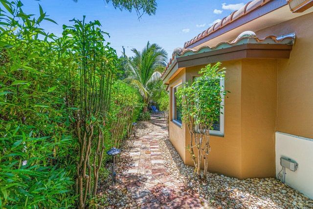 870 NW 7th Street, Boca Raton, FL 33486