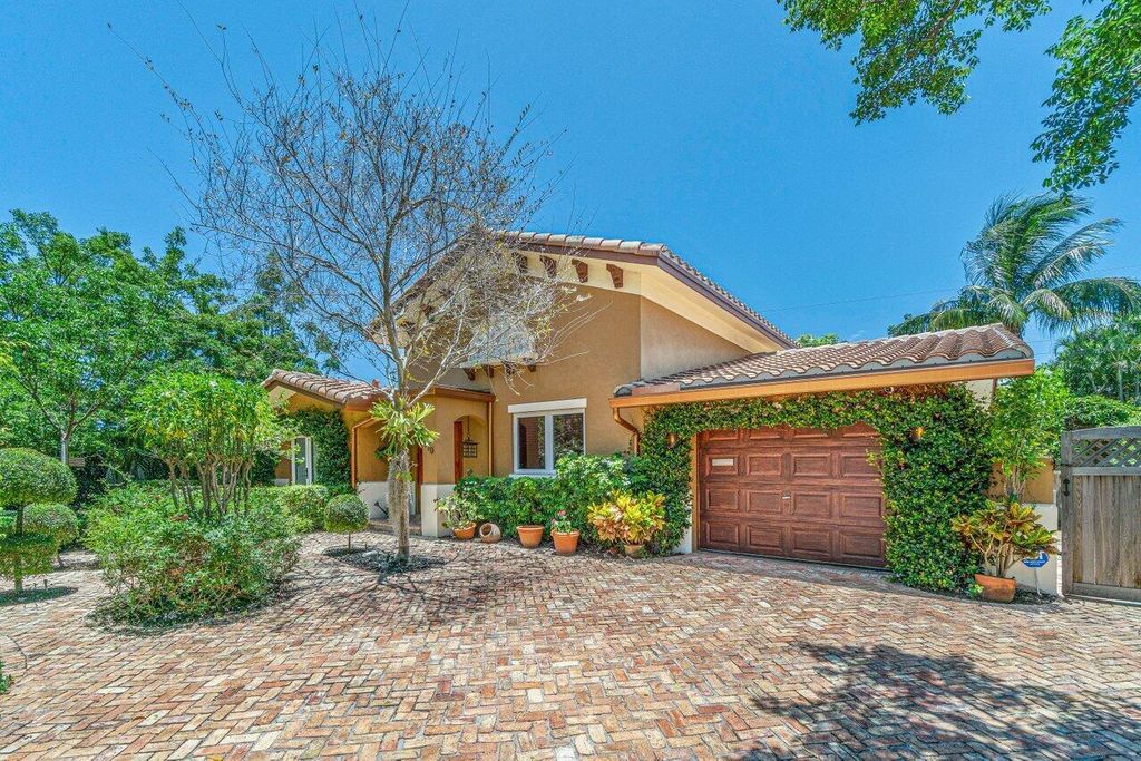 870 NW 7th Street, Boca Raton, FL 33486