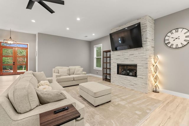 25310 Kanis Road, Little Rock, AR 72223