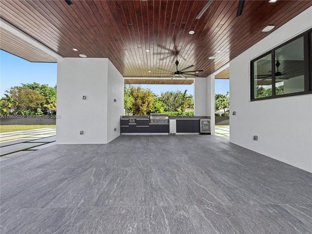 11481 SW 93 St, Miami, FL 33176