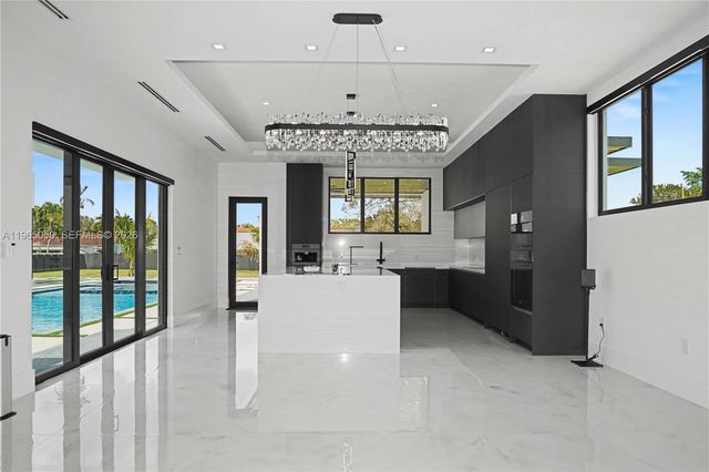 11481 SW 93 St, Miami, FL 33176