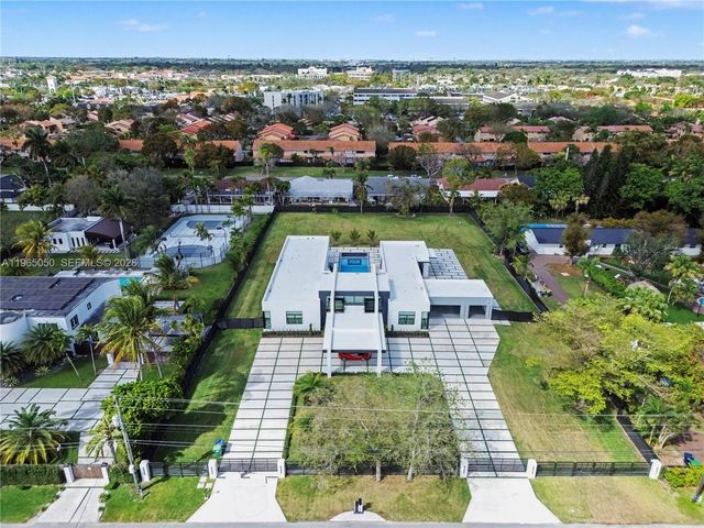 11481 SW 93 St, Miami, FL 33176