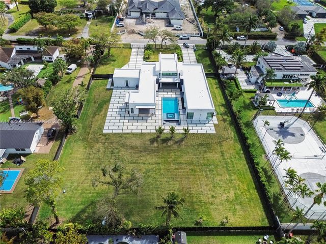 11481 SW 93 St, Miami, FL 33176