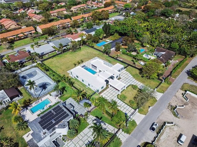 11481 SW 93 St, Miami, FL 33176